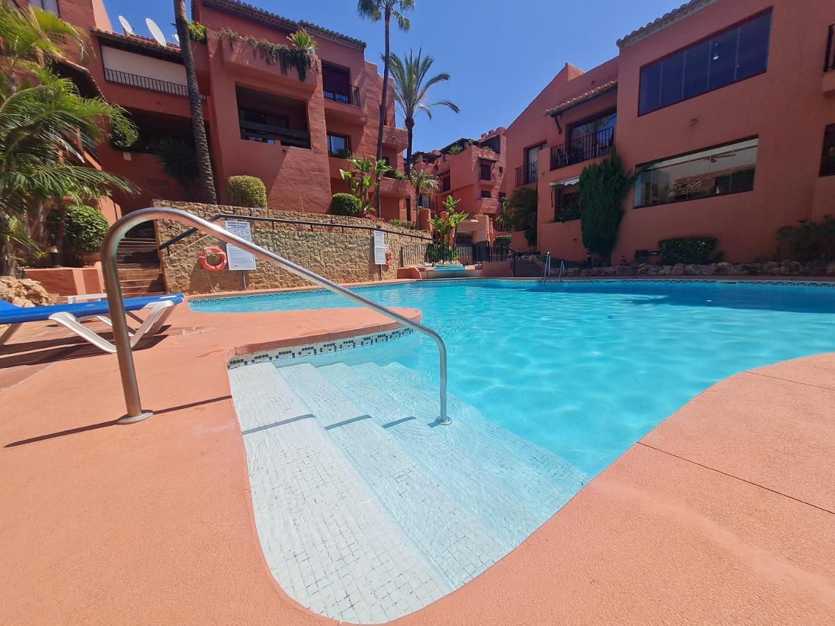 Boutique Penthouse Elviria Beachsid Apartemen
